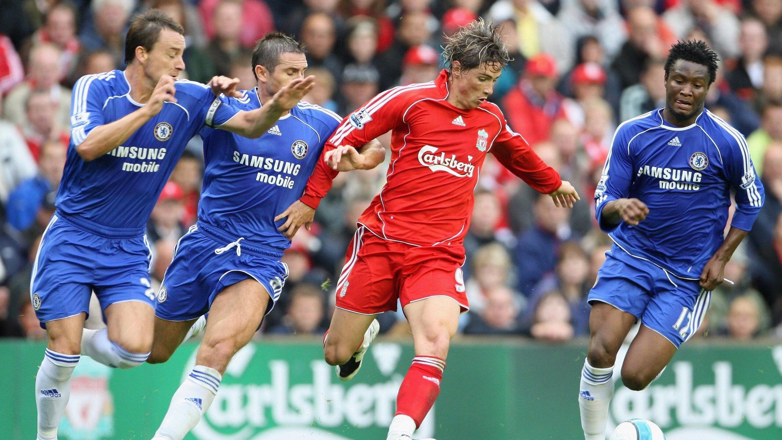 体彩公益：体育教师兼后卫双重身份引轰动 麦克斯菲尔德淘汰水晶宫后英雄返校受学生簇拥